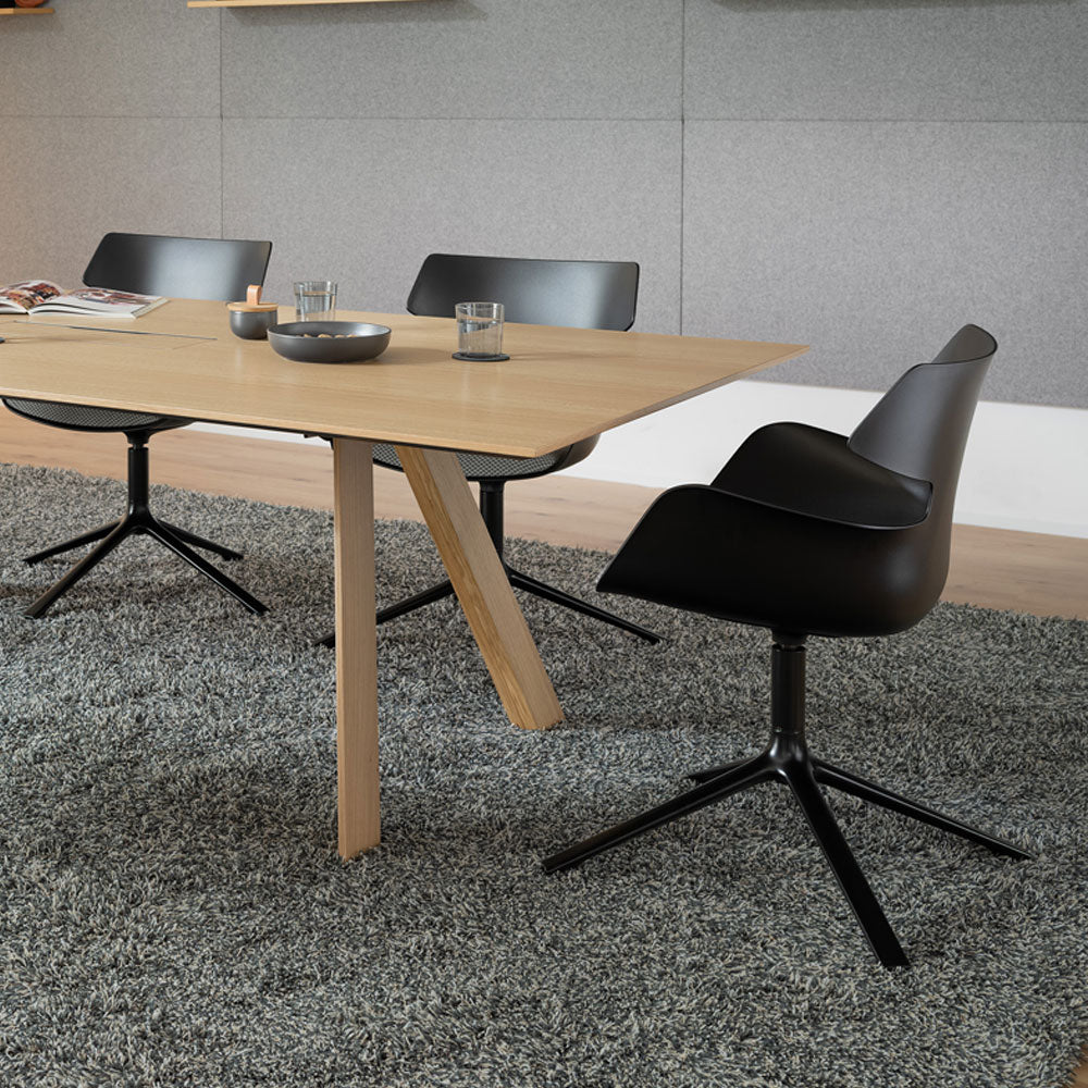 Wiesner Hager bloum | Farbe Schwarz | Besucherstuhl | Konferenzstuhl | Design Sessel