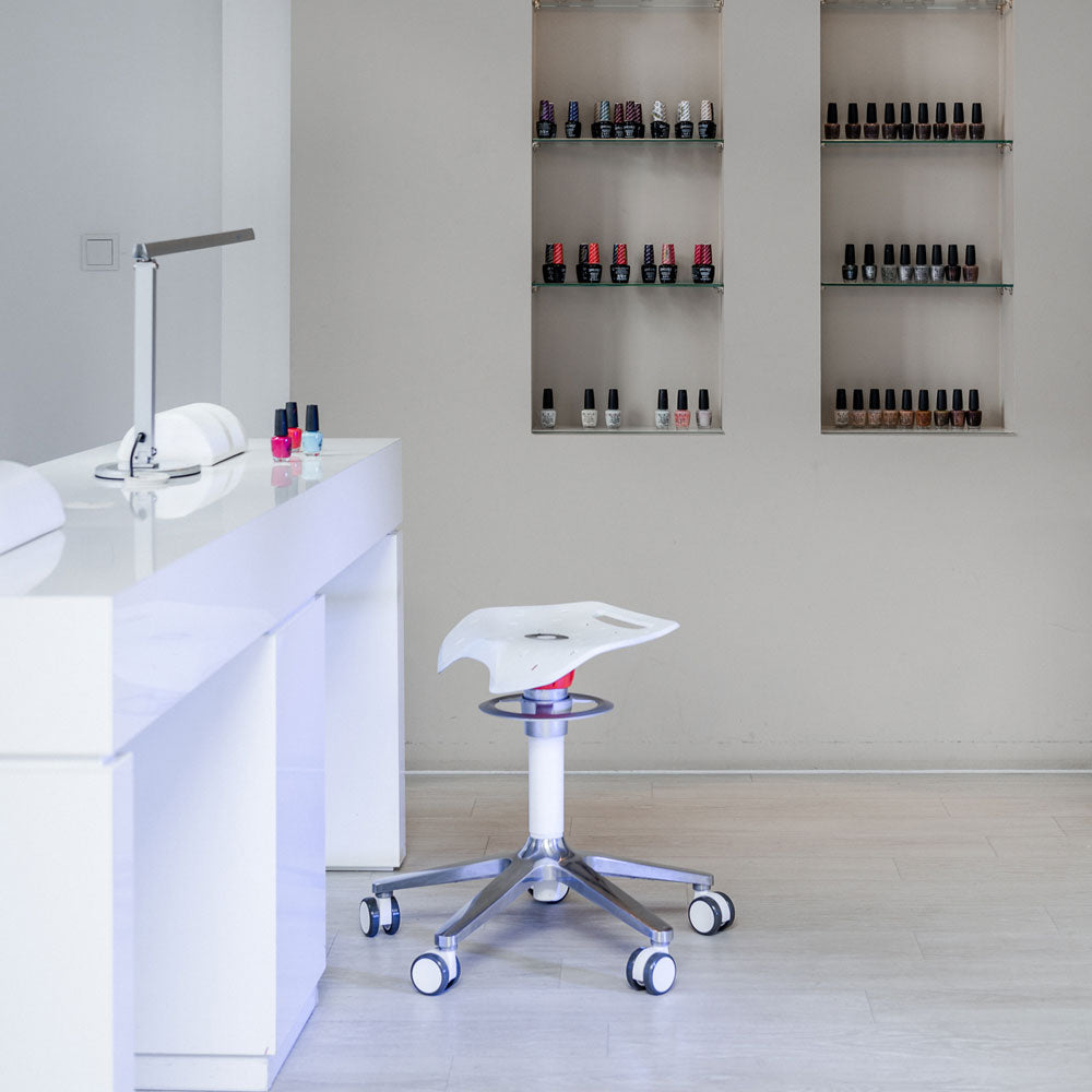 KÖHL ONGO Roll Sattel | Polster Stoff | Weiss Alu | ergonomischer Sitzhocker | Arbeitshocker | Sattelhocker