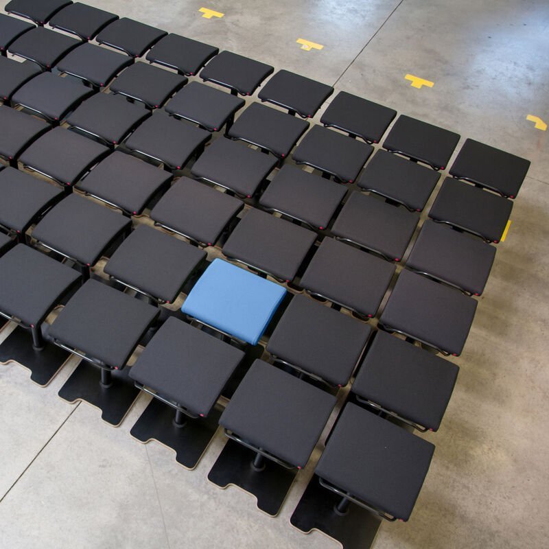 Ergonomischer Bürohocker Hocker - Stehhilfe mit Bodenwippe Lento Sella Activa SA10 - verhindert Rückenschmerzen und Verspannungen - Büromöbel Plus