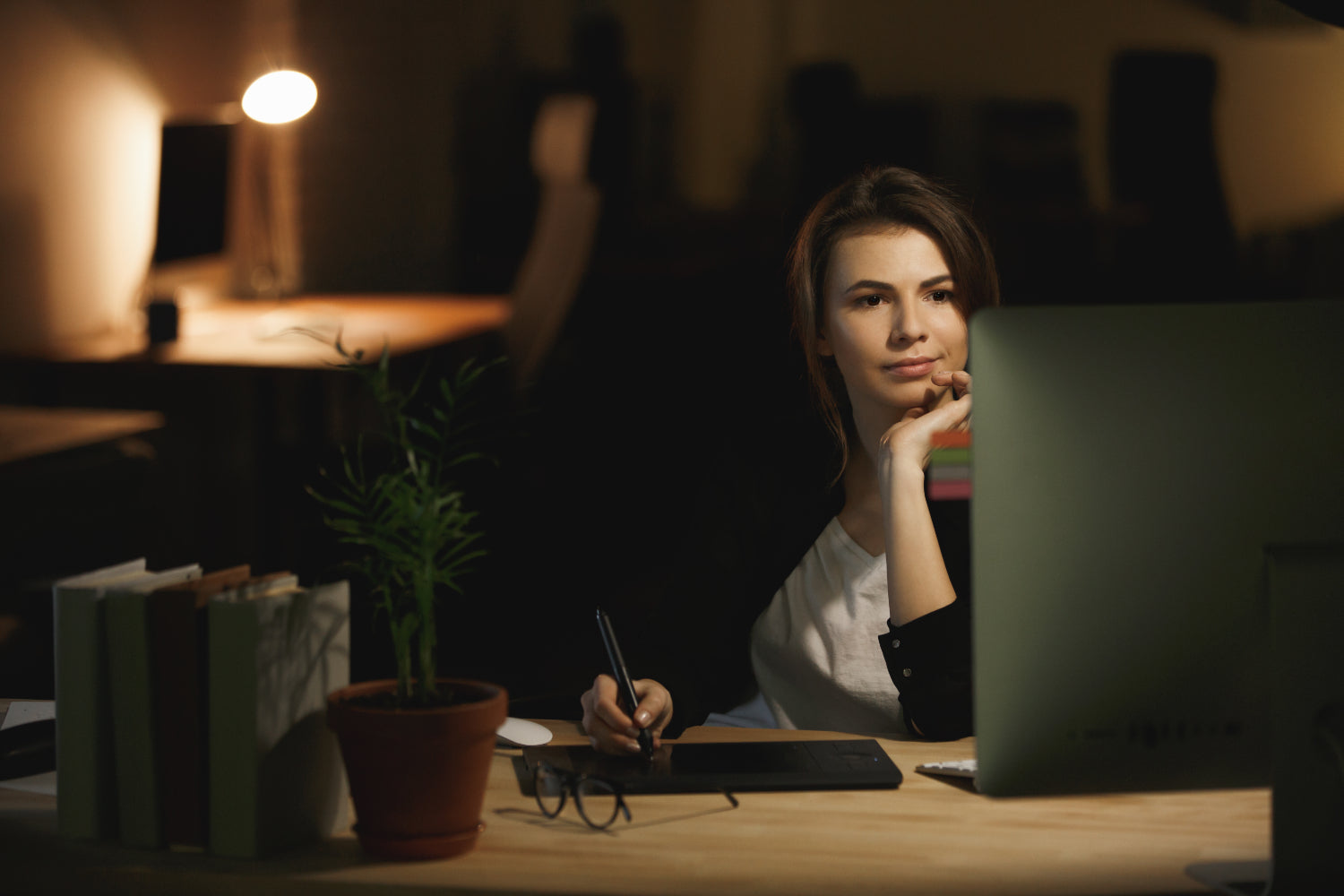 Optimale Beleuchtung im Büro: So steigern Sie Ihre Produktivität