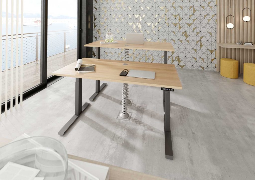 Die richtige Tischeinstellung: Wie Sie mit dem höhenverstellbaren Schreibtisch von Büromöbel Plus Ihre ergonomische Arbeitsumgebung optimieren