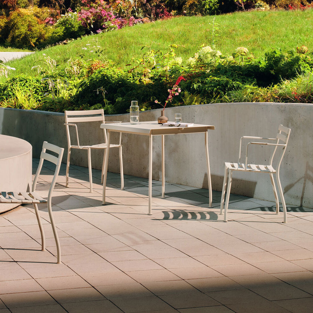 mdd Flaner Outdoor Tisch 75 x 75cm | Design | Stabilität & Funktion für den Professionellen Einsatz | auf Rechnung bestellen